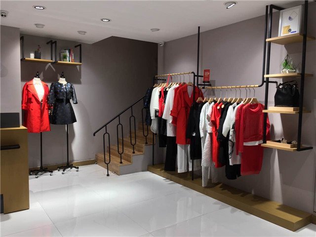 湯家橋?qū)Ｙu(mài)店