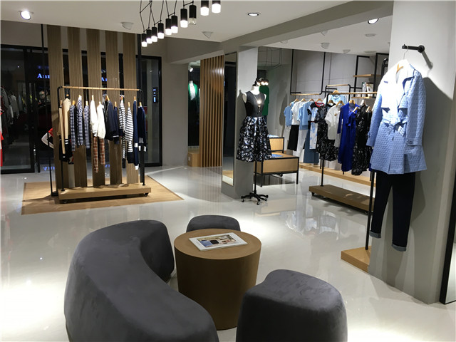 湯家橋?qū)Ｙu(mài)店