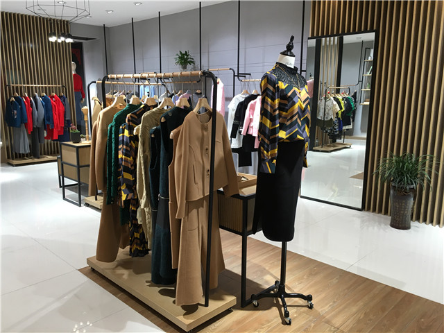 湯家橋?qū)Ｙu(mài)店
