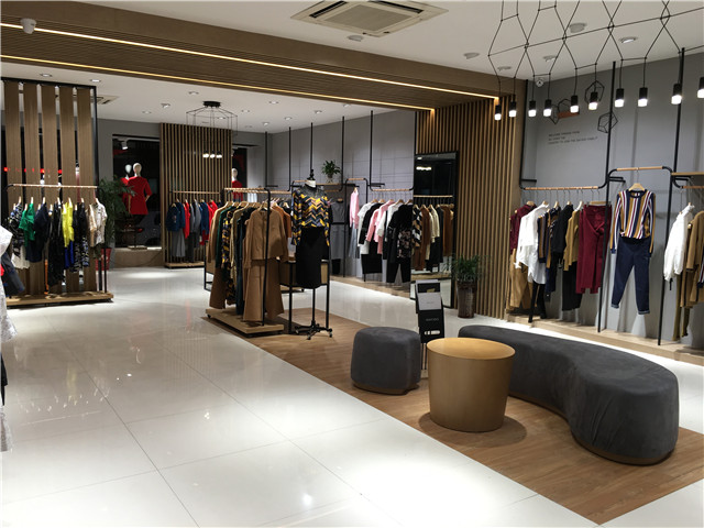 湯家橋?qū)Ｙu(mài)店