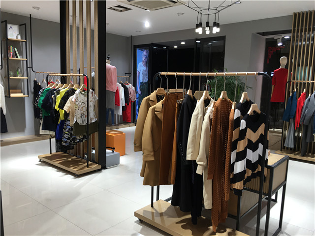 湯家橋?qū)Ｙu(mài)店