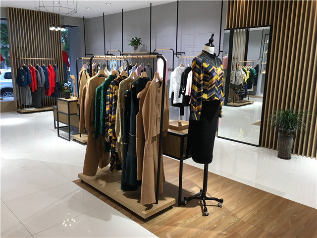 湯家橋?qū)Ｙu(mài)店